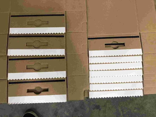 1310mm ঢেউতোলা বক্স gluing মেশিন 18KW বৈদ্যুতিক চালিত